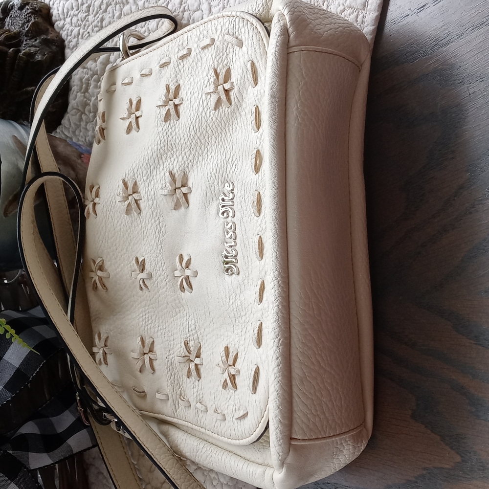 MISS ME PEBBLED LEATHER PURSE/CROSSBIDY - Picture 5 of 10